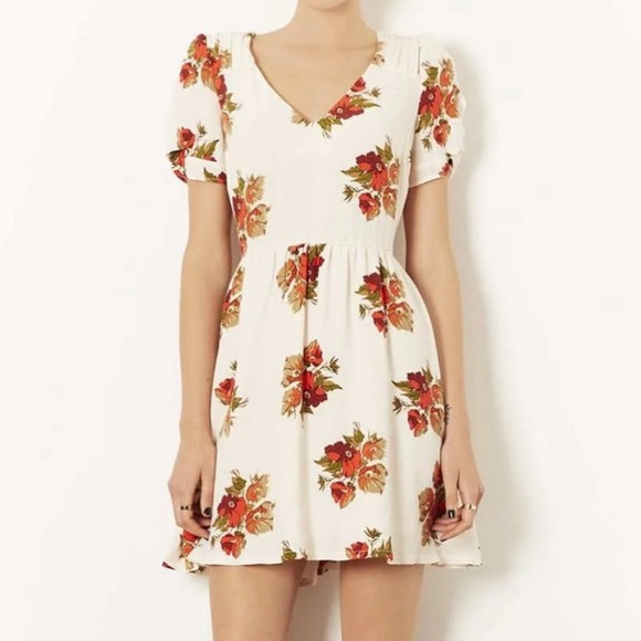 Topshop Dresses & Skirts - Topshop Autumn Floral Tea Dress Size 2